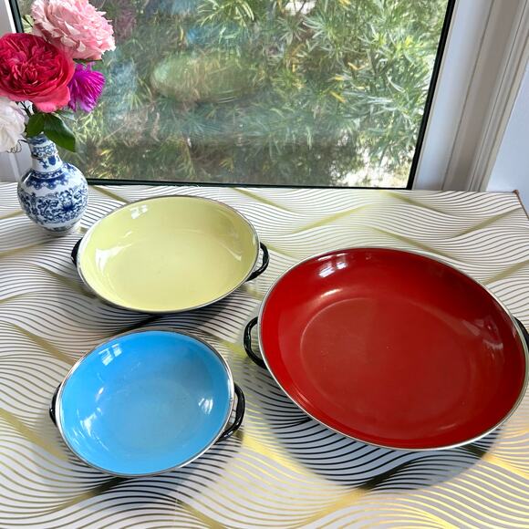 Vintage Mid Century Modern Emo Celje Double Handled Enamel Sauté Pans Set of 3 - Picture 10 of 16